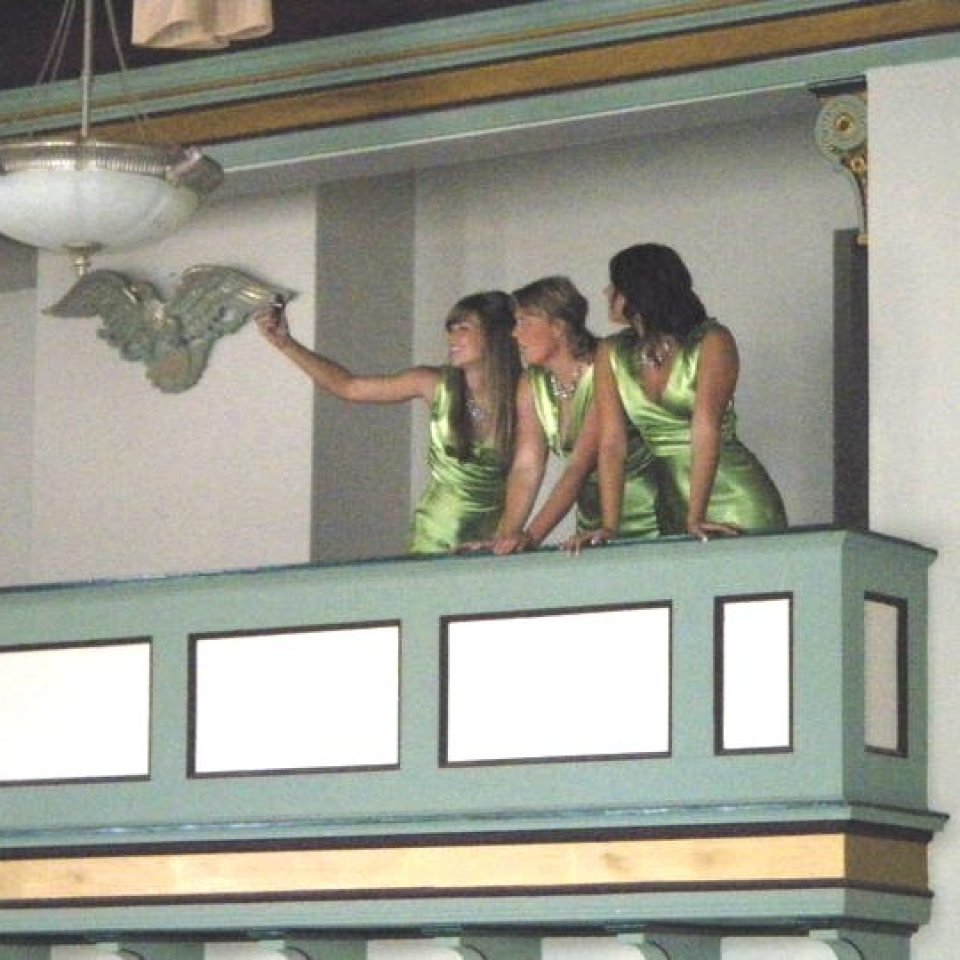 Balcony Ladies